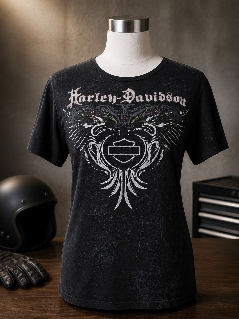 Harley-Davidson Black T-Shirt with White Crest Graphic Womens size XL